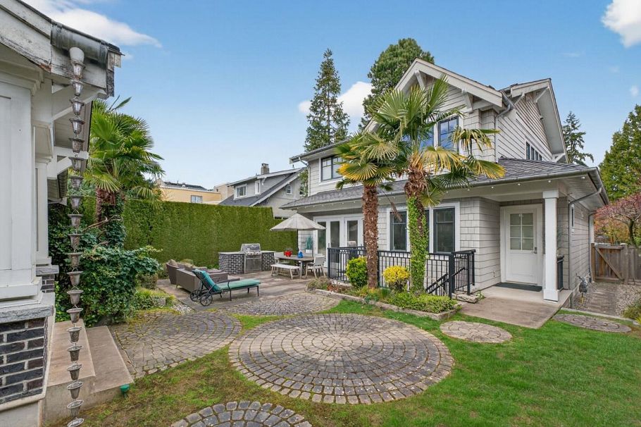 1850 W 36th Avenue Vancouver, BC - 2