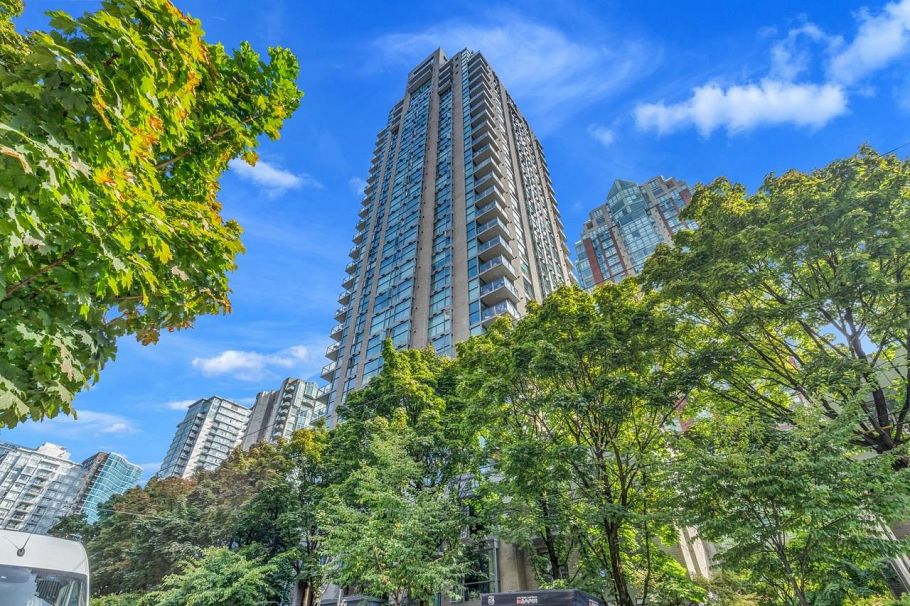 307 928 W Richards Street Street Vancouver, BC - 1