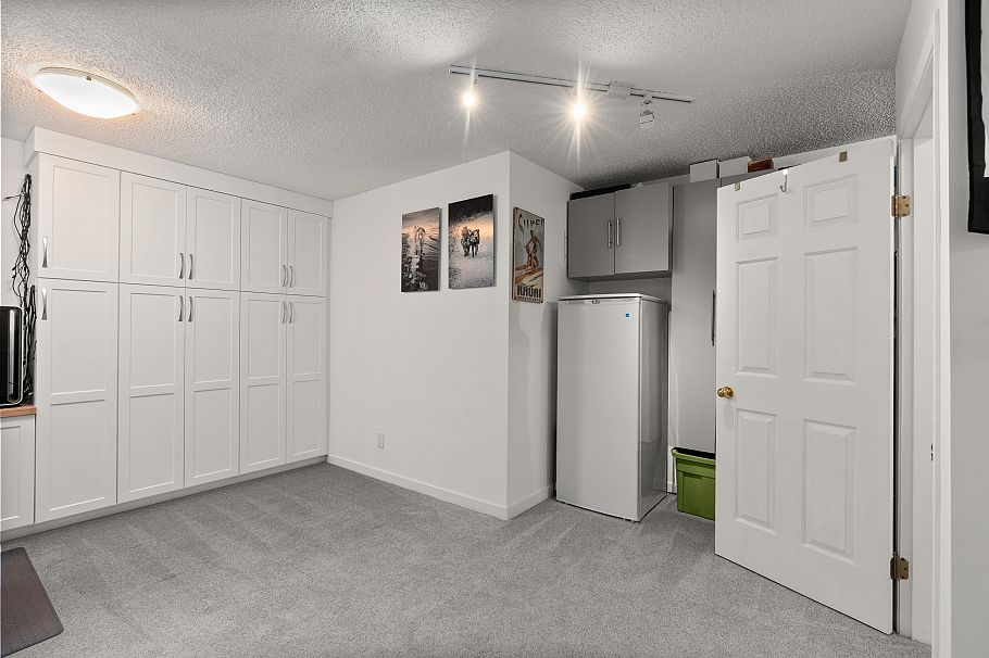 1741 Chesterfield Avenue North Vancouver, BC - 22