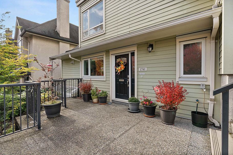 1741 Chesterfield Avenue North Vancouver, BC - 2