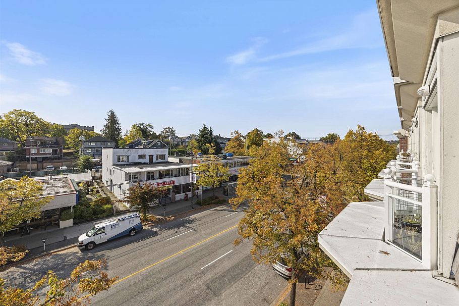 316 2565 W Broadway Street Vancouver, BC - 15