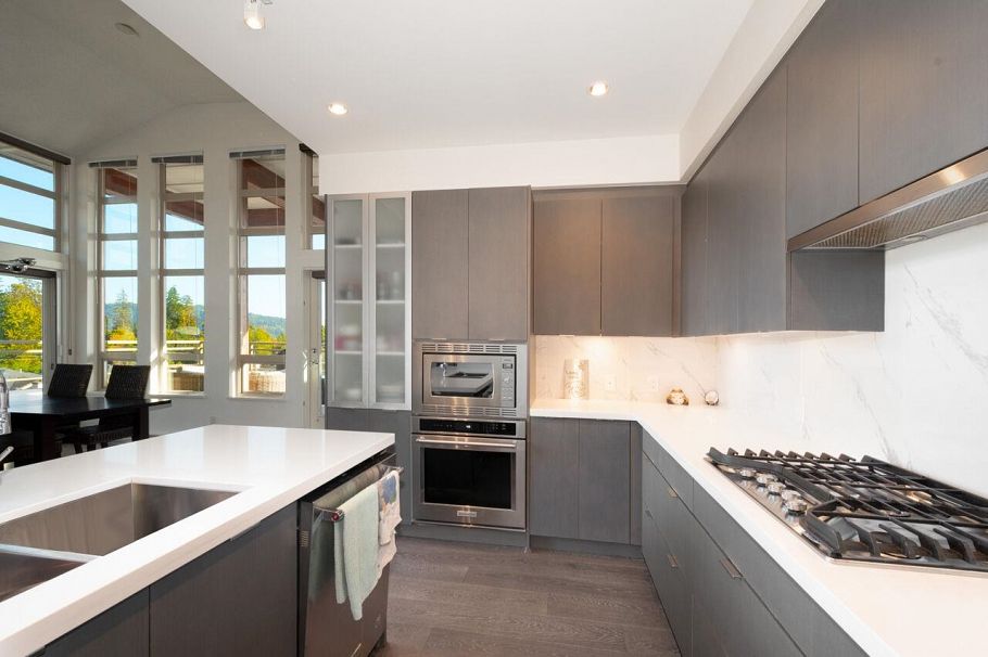 501 3602 Aldercrest Drive North Vancouver, BC - 23