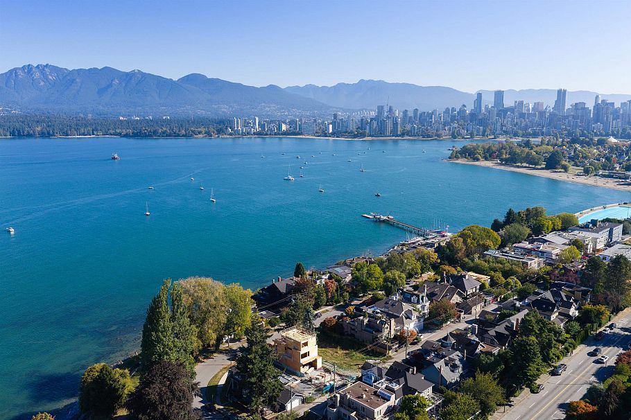 2576 Point Grey Road Vancouver, BC - 9