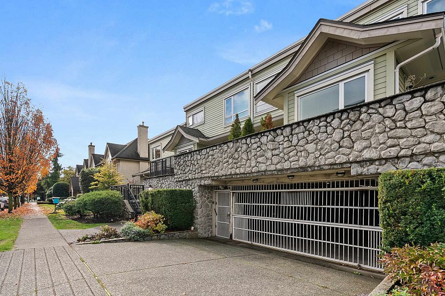 1741 Chesterfield Avenue North Vancouver, BC - 27
