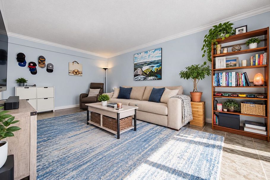 803 1270 Robson Street Vancouver, BC - 2