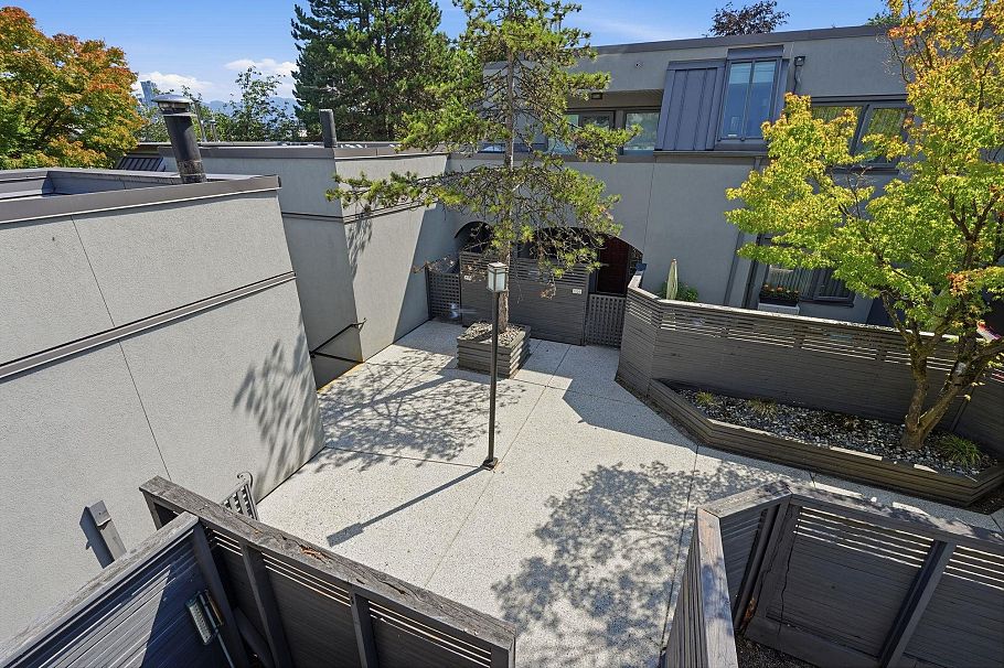 1344 W 7th Avenue Vancouver, BC - 23