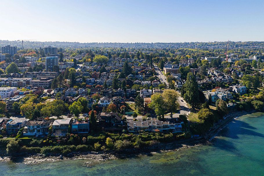 2576 Point Grey Road Vancouver, BC - 11