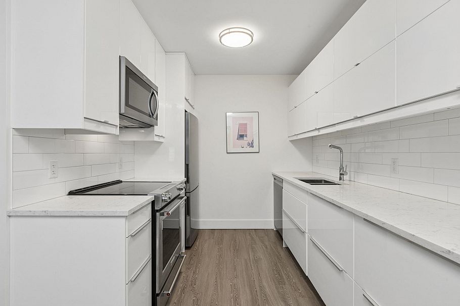 303 236 W 2nd Street North Vancouver, BC - 2