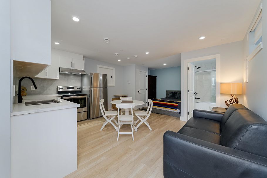 960 Renfrew Street Vancouver, BC - 21