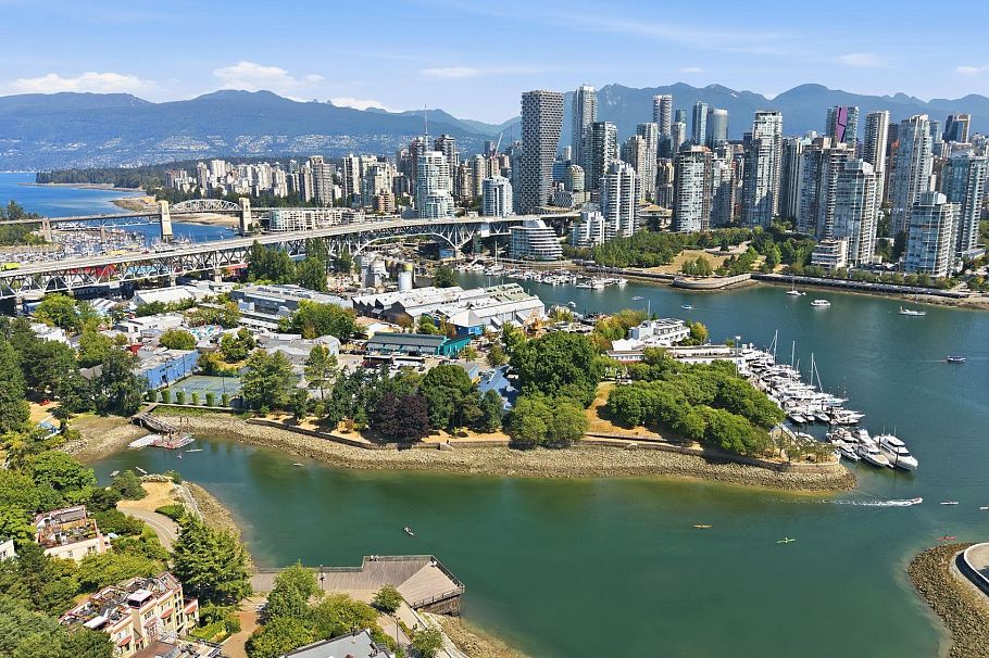 1344 W 7th Avenue Vancouver, BC - 29