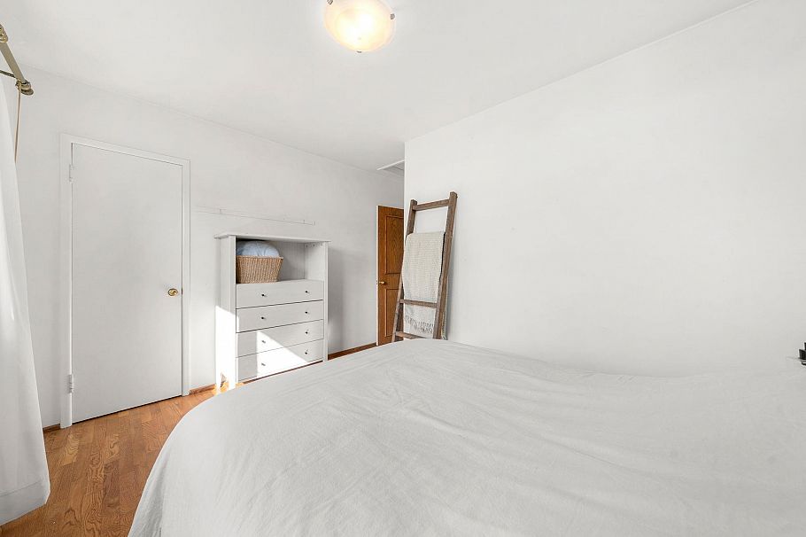 2554 Adanac Street Vancouver, BC - 23