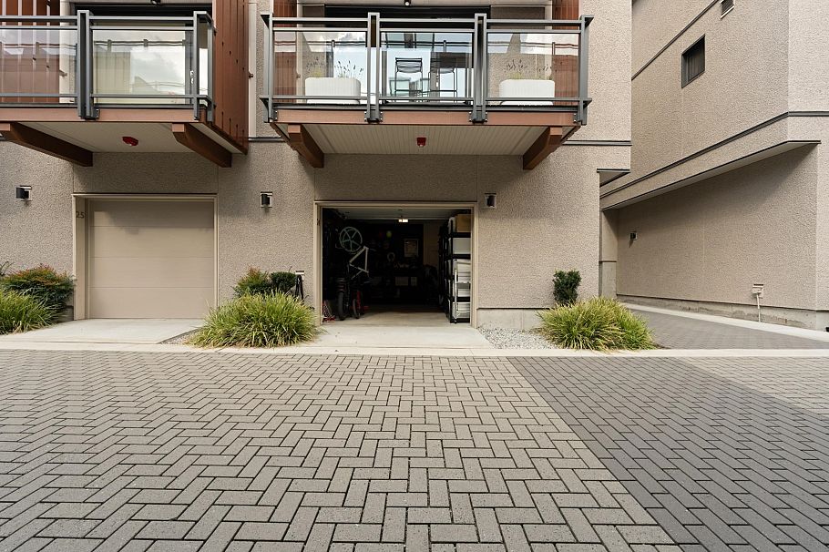 24 632 E 3rd Street North Vancouver, BC - 36