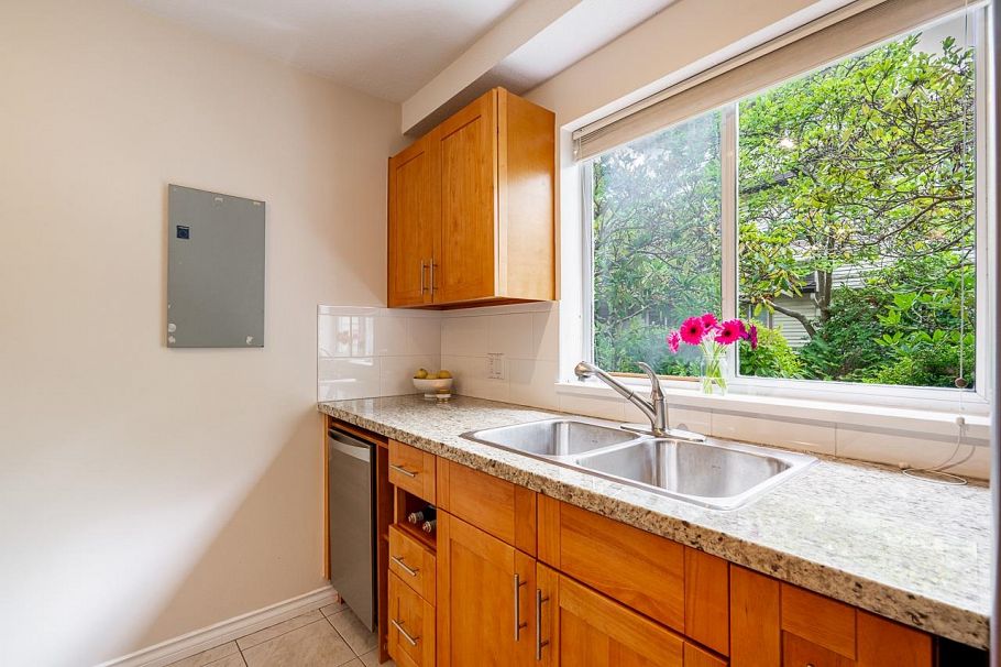 30 4311 Sophia Street Vancouver, BC - 32