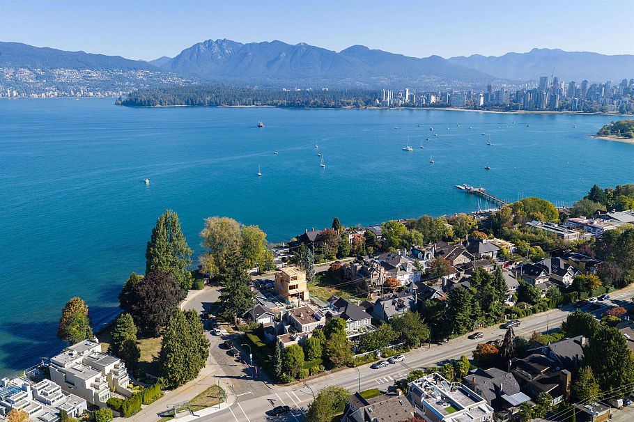 2576 Point Grey Road Vancouver, BC - 8