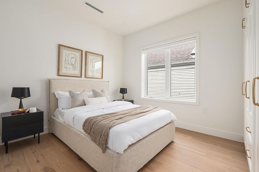 1 2344 W 45th Avenue Vancouver, BC - 27