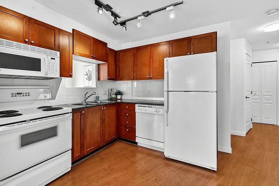 309 3089 Oak Street Vancouver, BC - 6