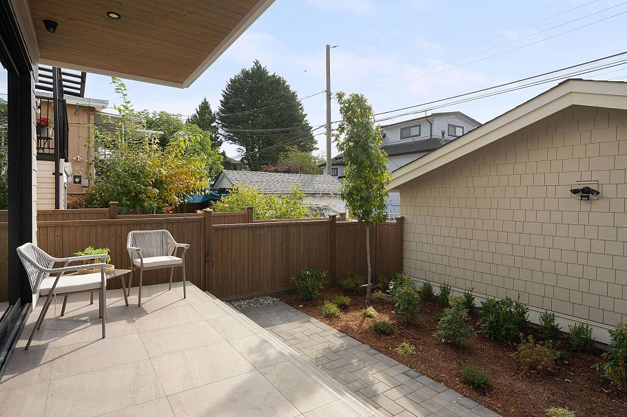 2 2344 W 45th Avenue Vancouver, BC - 34