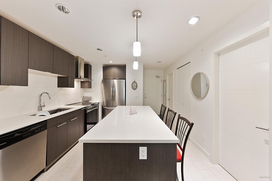 205 733 W 3rd Street North Vancouver, BC - 11