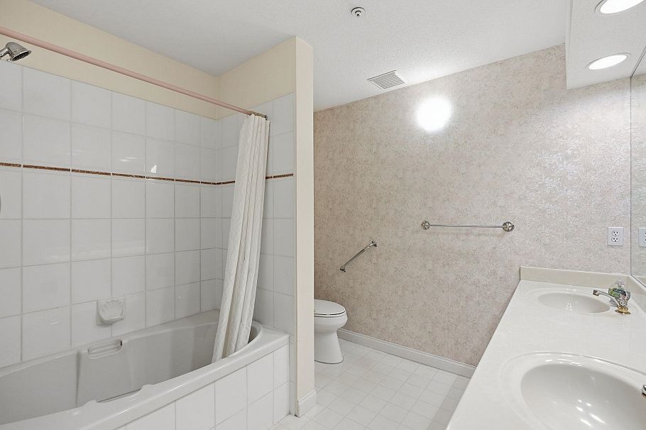 316 360 E 36th Avenue Vancouver, BC - 23