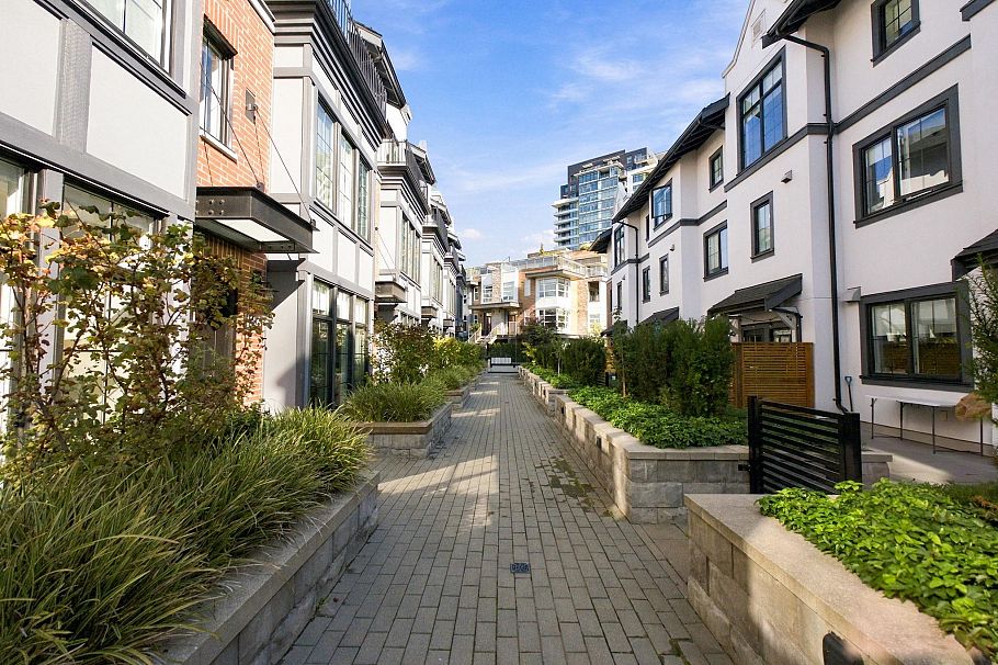 135 2070 Curling Road North Vancouver, BC - 28