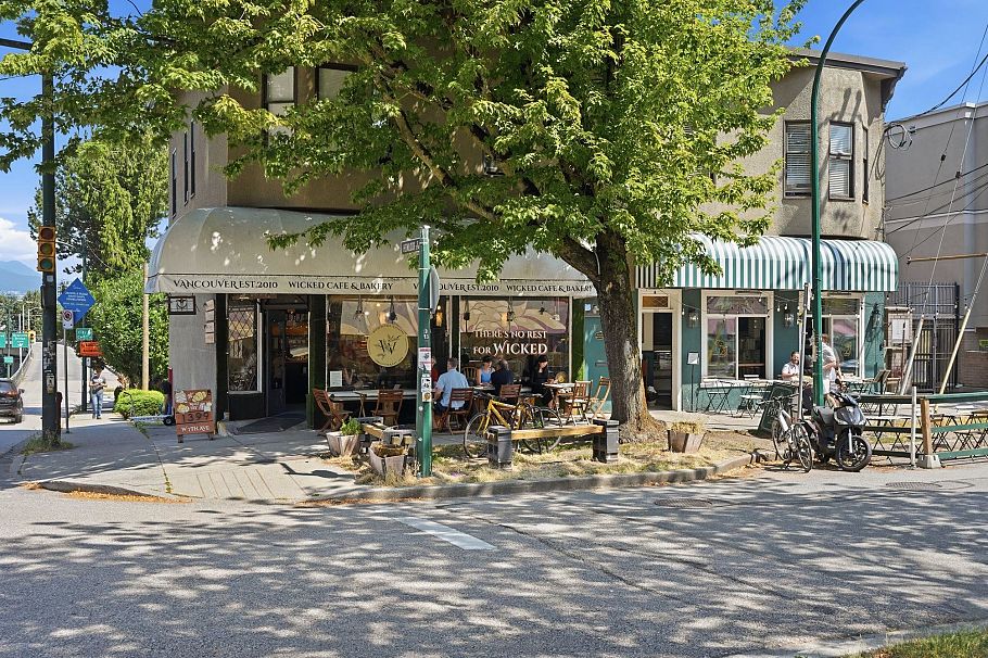 1344 W 7th Avenue Vancouver, BC - 26