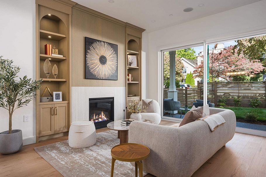 1 2344 W 45th Avenue Vancouver, BC - 2