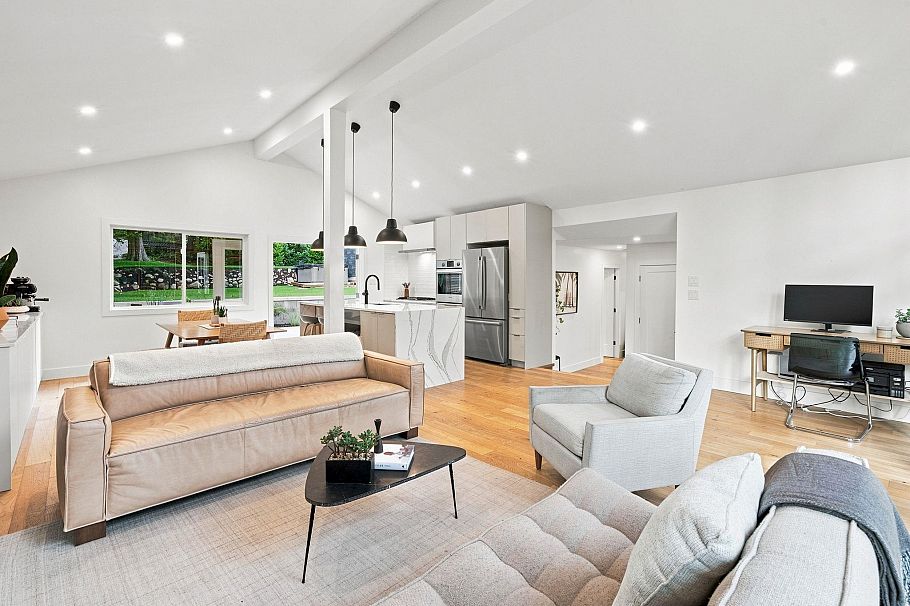 4646 Cove Cliff Road North Vancouver, BC - 5