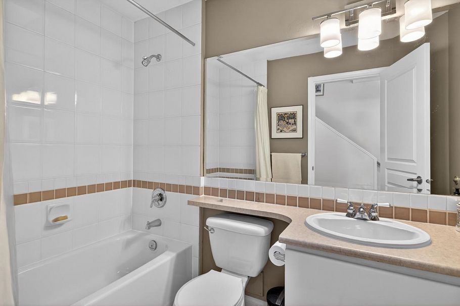 2950 W 8th Avenue Vancouver, BC - 14