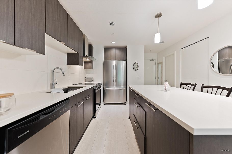 205 733 W 3rd Street North Vancouver, BC - 6