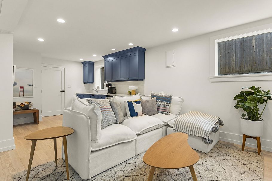 4070 W 13th Avenue Vancouver, BC - 29