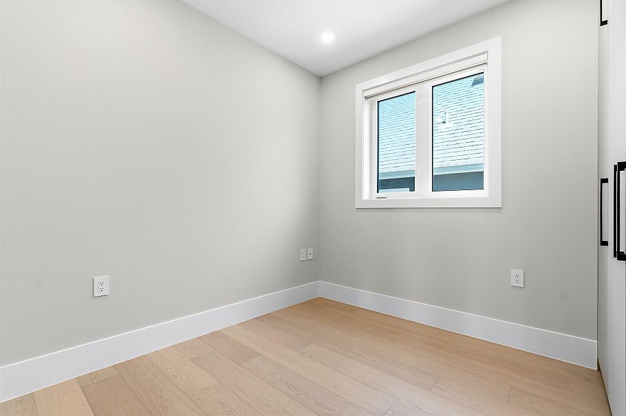 2 1826 E 2nd Avenue Vancouver, BC - 31