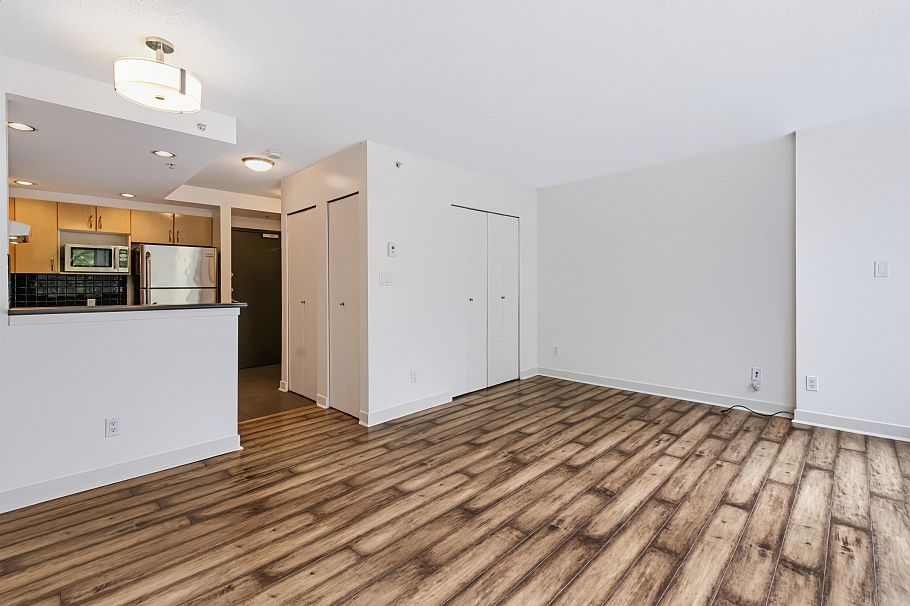 202 1688 Robson Street Vancouver, BC - 6