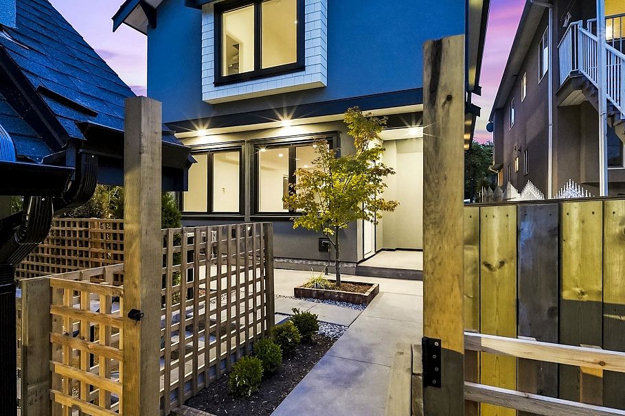 2 2339 Parker Street Vancouver, BC - 25