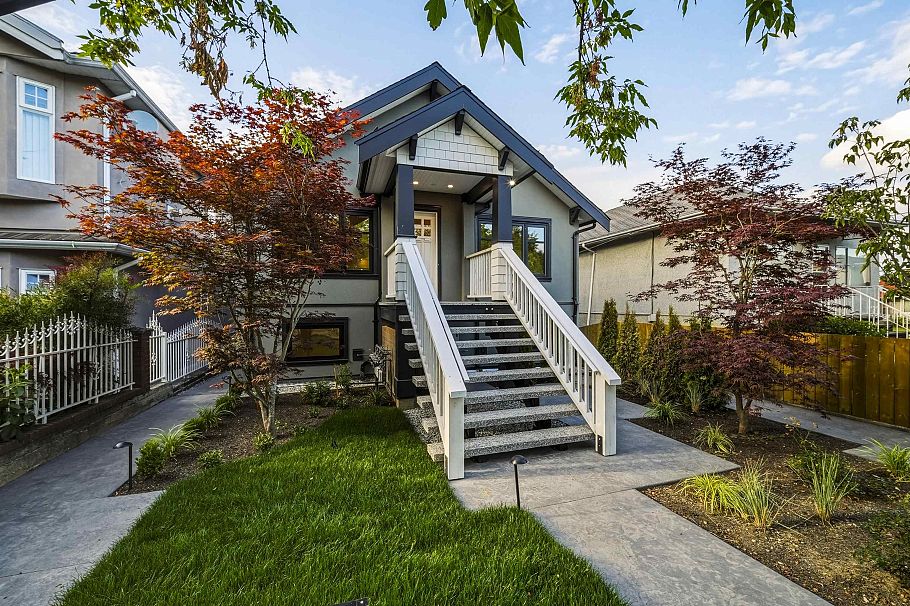 1 2339 Parker Street Vancouver, BC - 22
