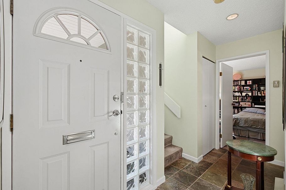 1344 W 7th Avenue Vancouver, BC - 4