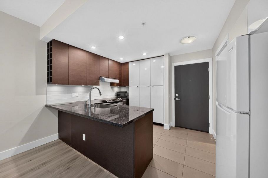 208 3478 Wesbrook Mall Vancouver, BC - 3