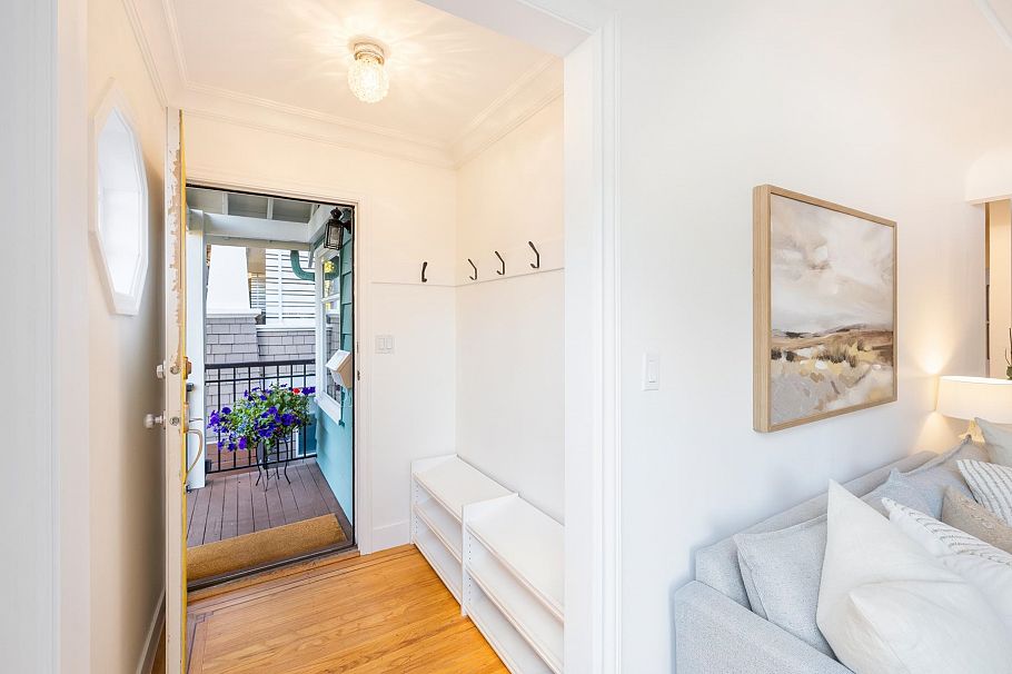 3311 W 8th Avenue Vancouver, BC - 5