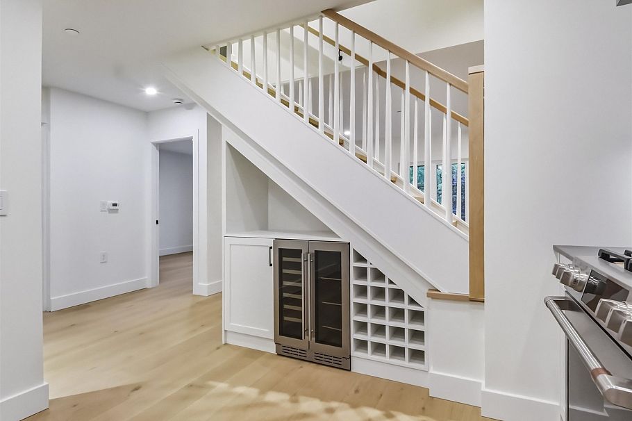 1 2339 Parker Street Vancouver, BC - 5