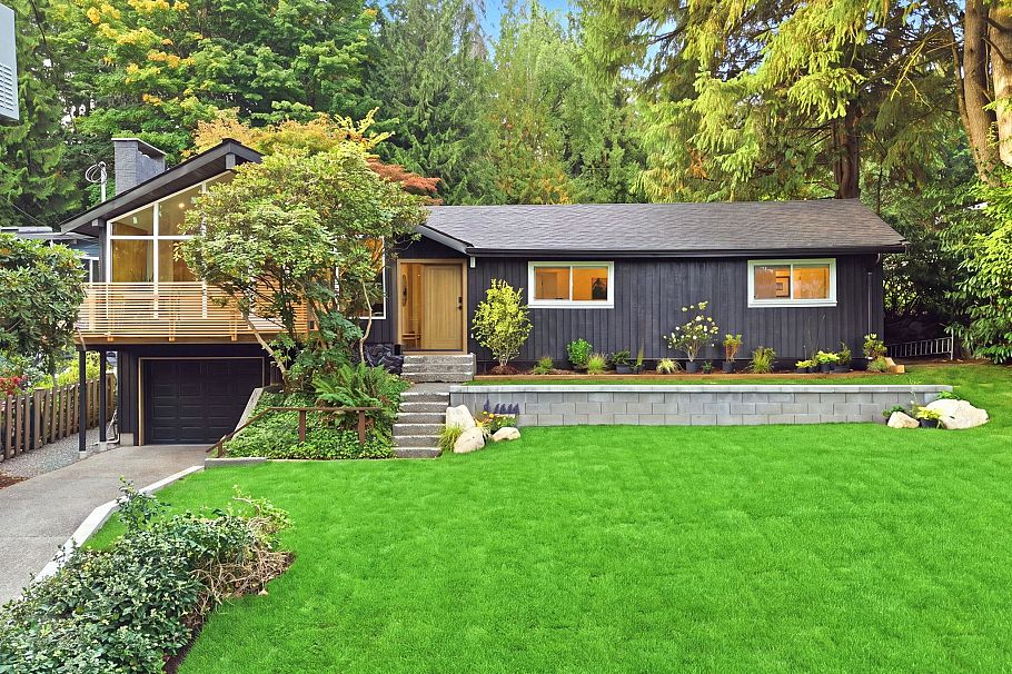 4646 Cove Cliff Road North Vancouver, BC - 1