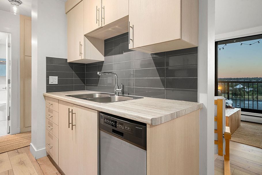 1207 1330 Harwood Street Vancouver, BC - 7