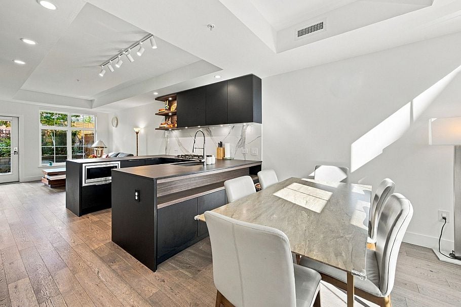 135 2070 Curling Road North Vancouver, BC - 3