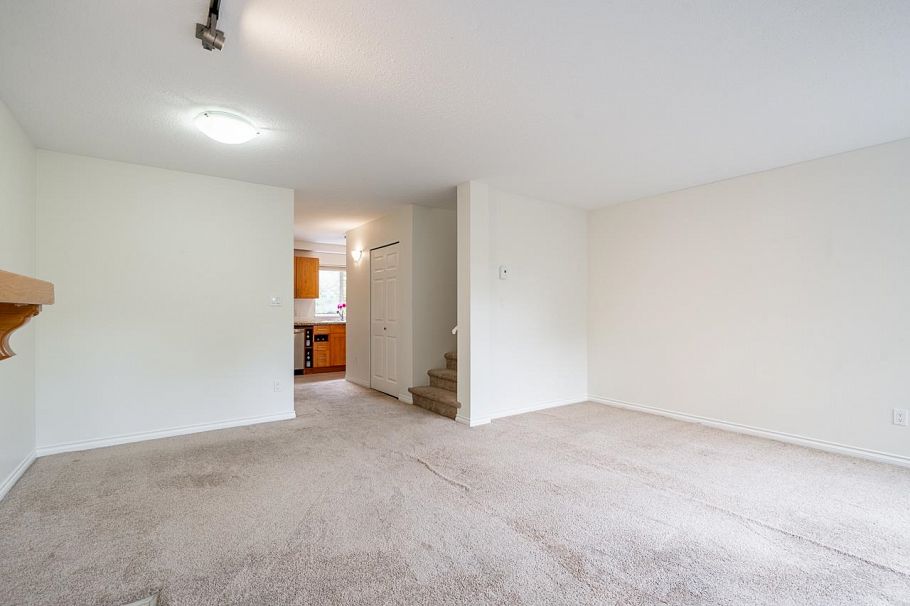 30 4311 Sophia Street Vancouver, BC - 11
