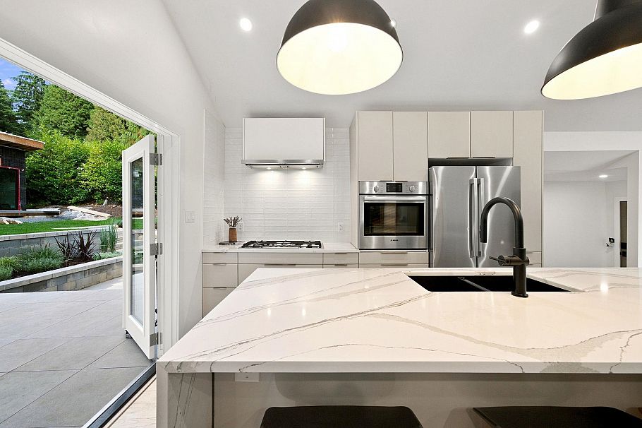 4646 Cove Cliff Road North Vancouver, BC - 9