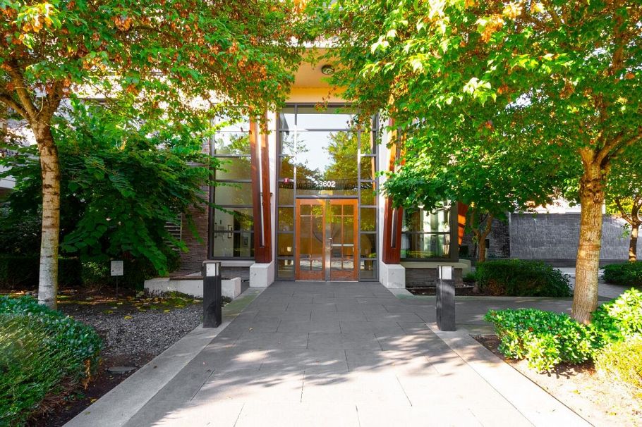 501 3602 Aldercrest Drive North Vancouver, BC - 5