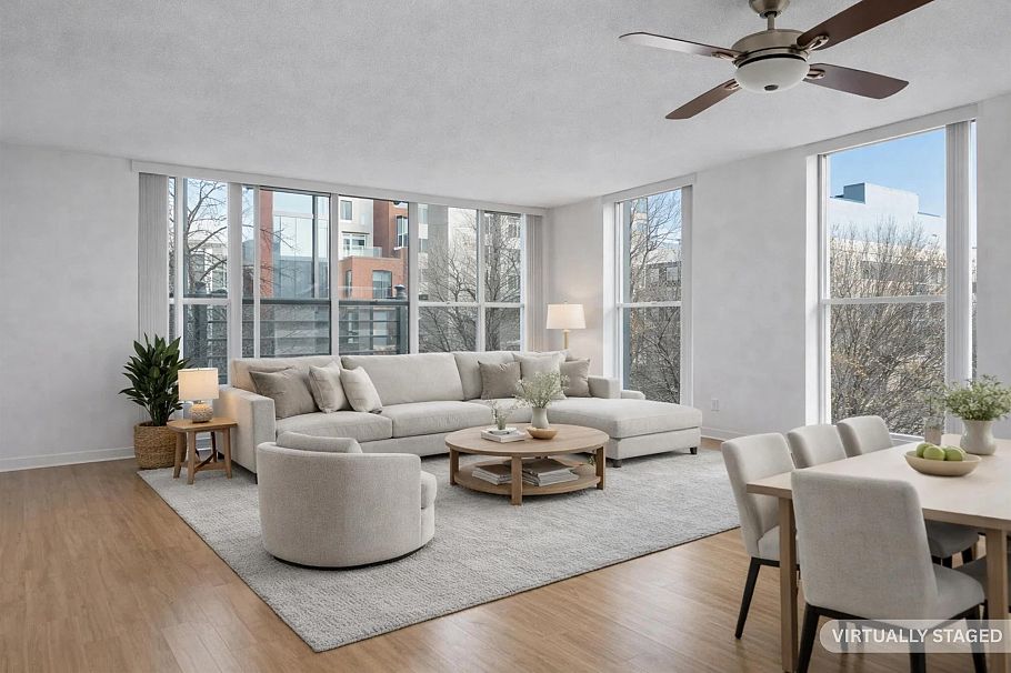 311 168 Powell Street Vancouver, BC - 2