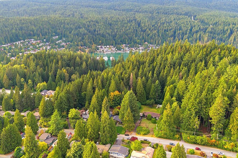 4646 Cove Cliff Road North Vancouver, BC - 36