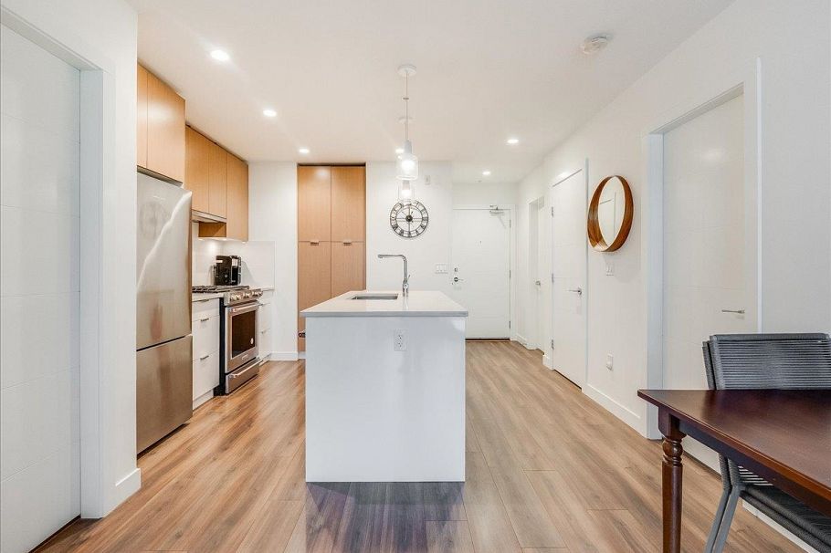 406 108 E 8th Street North Vancouver, BC - 14