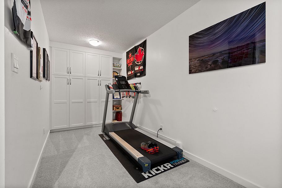 1741 Chesterfield Avenue North Vancouver, BC - 21