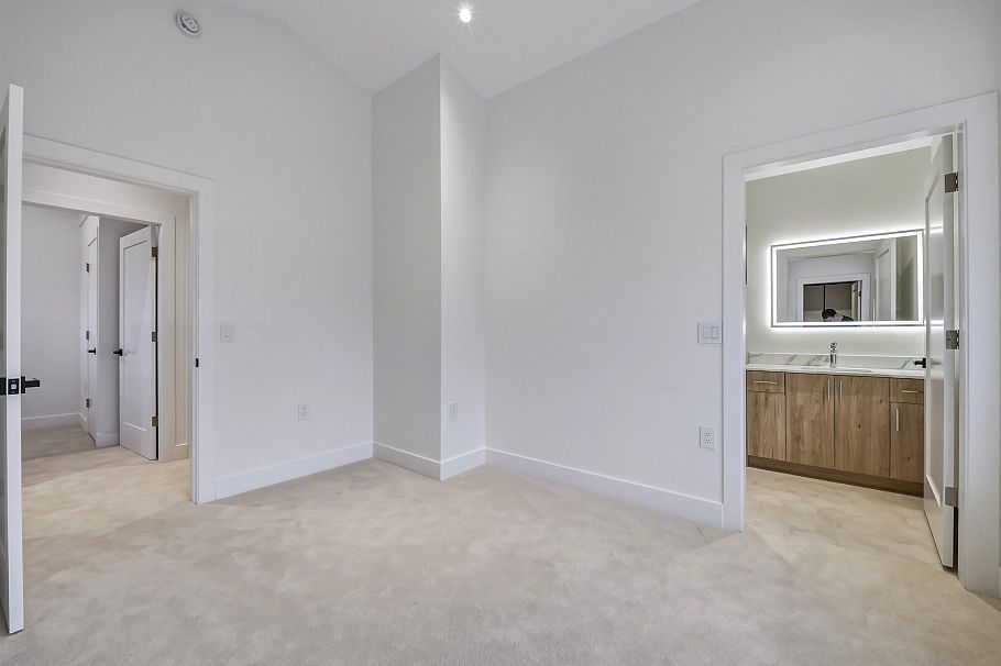 2 2339 Parker Street Vancouver, BC - 18