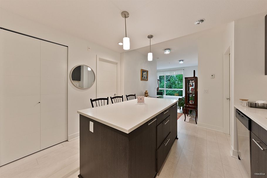 205 733 W 3rd Street North Vancouver, BC - 10